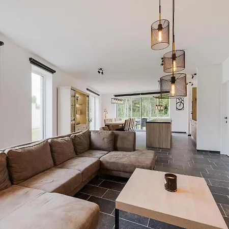 Modern In With Garden Casa vacanze