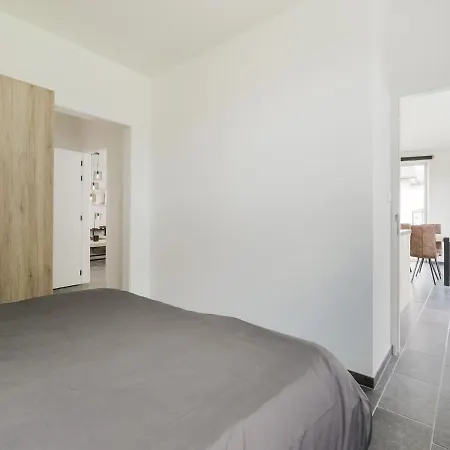 Casa vacanze Modern In With Garden Ronse
